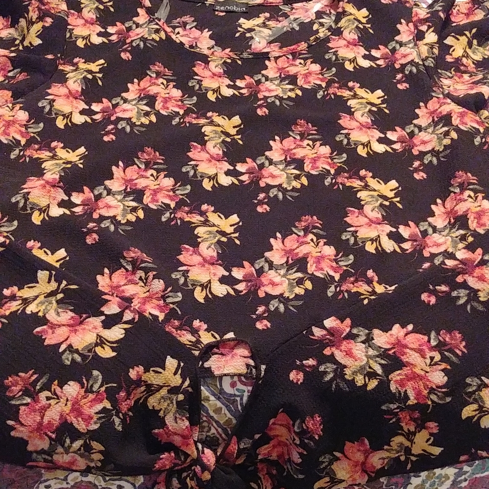 Zanora Size XL, Black w gold & burgundy flowers,Blouse